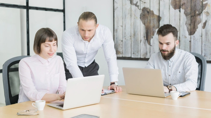 Unser Analystenteam bei der Arbeit
